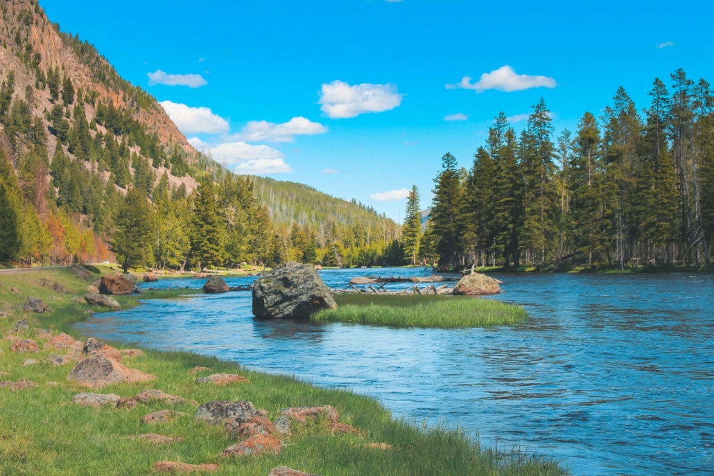 big beautiful lake Yellowstone National Park